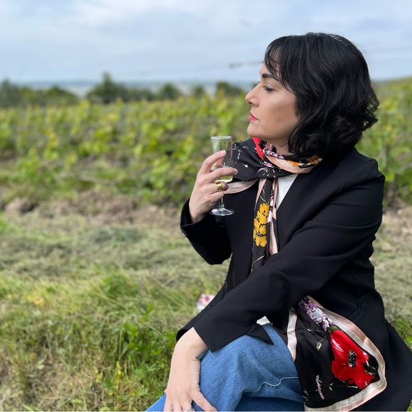 Meet your Posher, Jenny - Picture 1 of 1